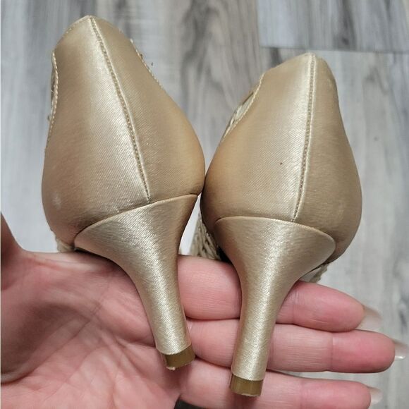 Adrianna papell heels sz 7 gold tone - Picture 10 of 16